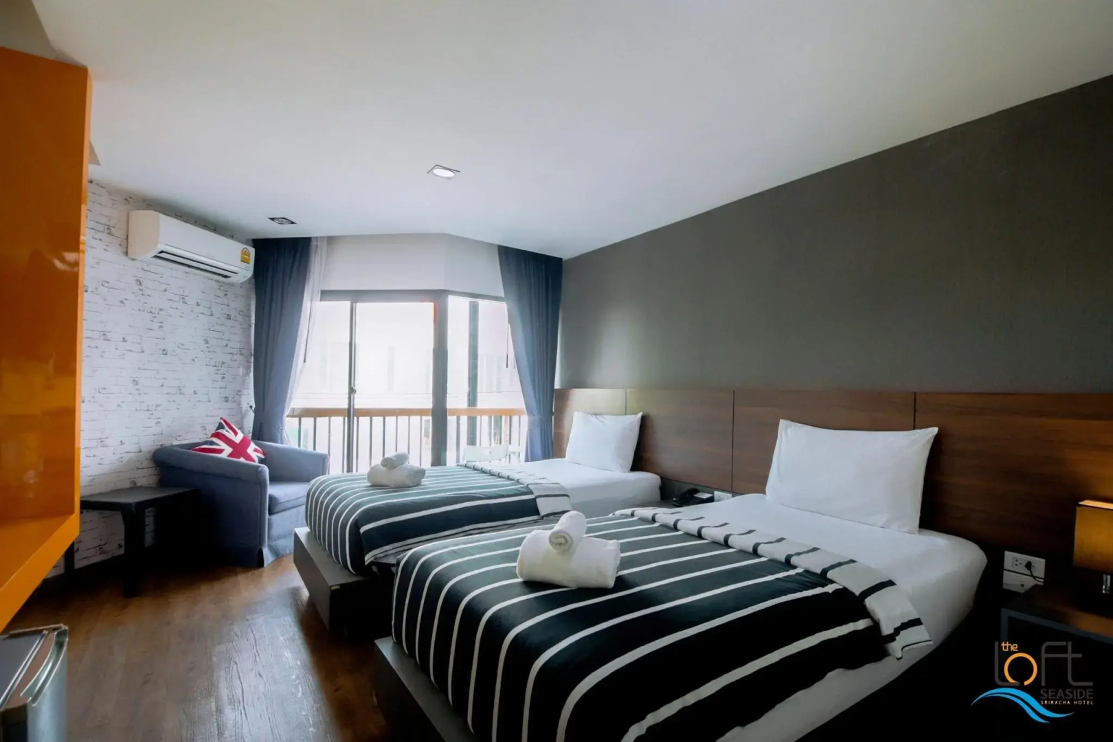 The Loft Seaside Sriracha