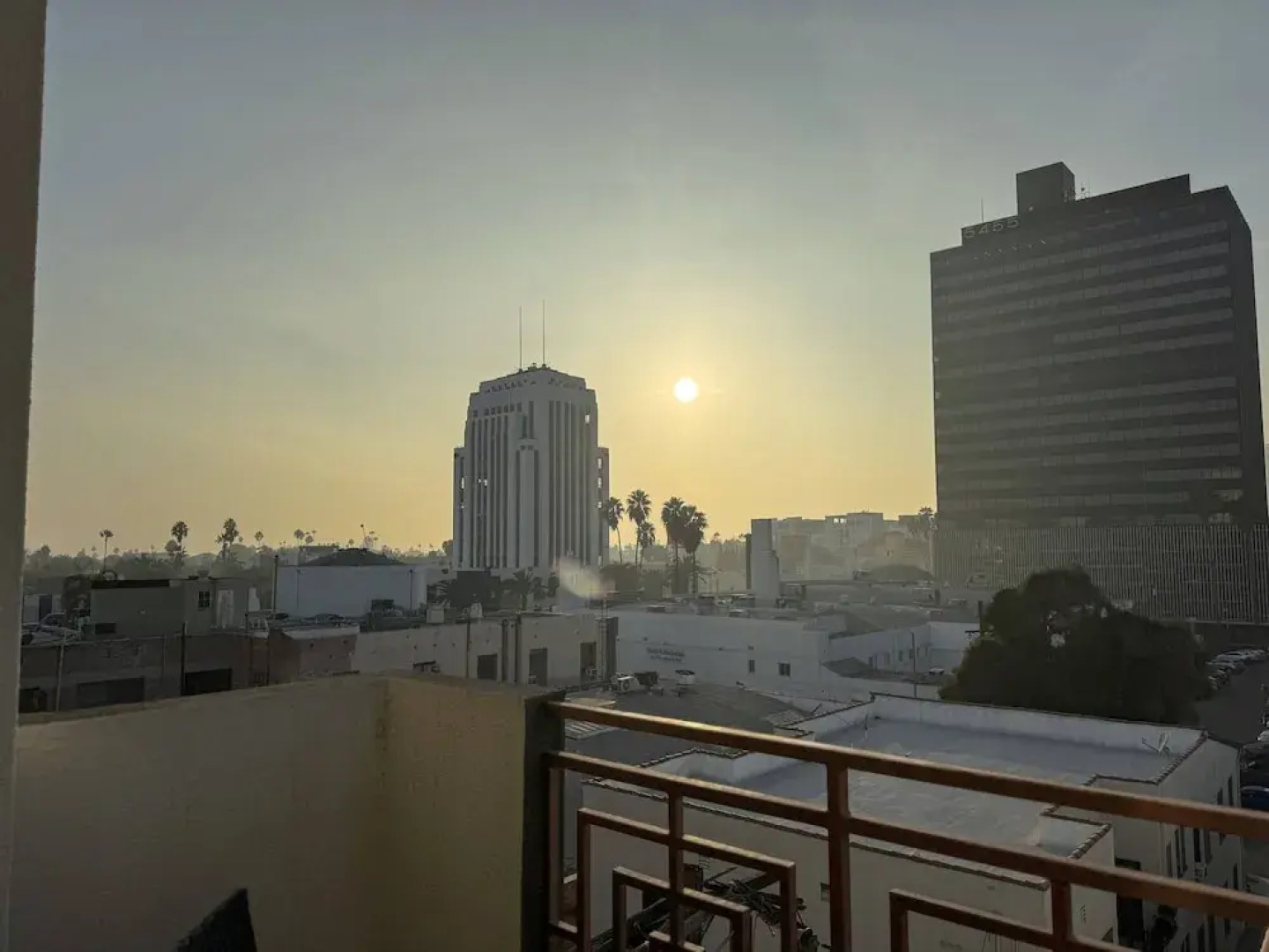 Modern Escape W Pool GYM Parking 10 Min to Cedars