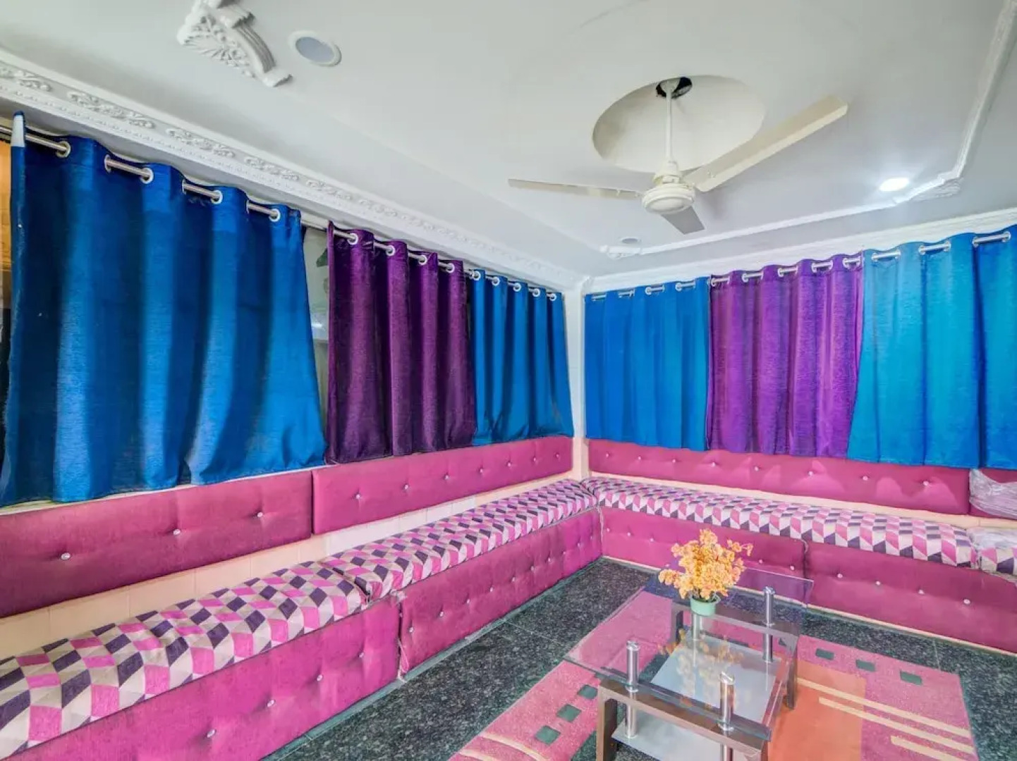 OYO 29087 Hotel Golden Pride