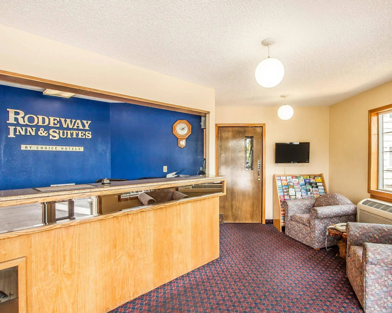 Rodeway Inn & Suites Portland West - Beaverton