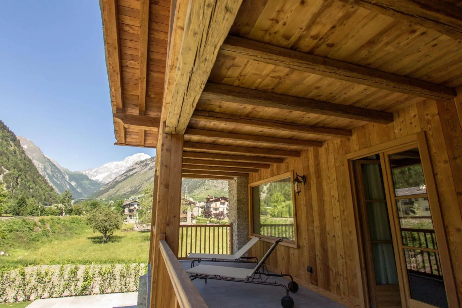 Hotel Les Montagnards