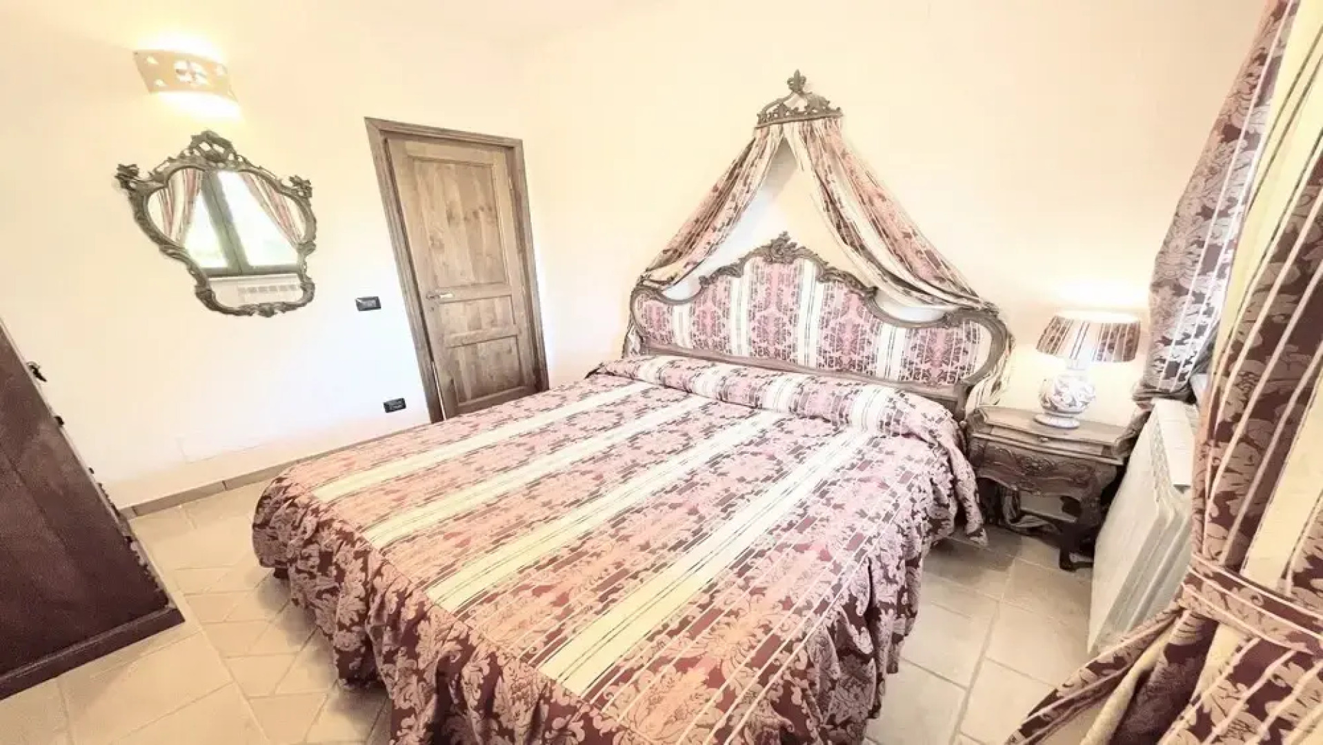 Charming Villa - Lake View and Private Pool