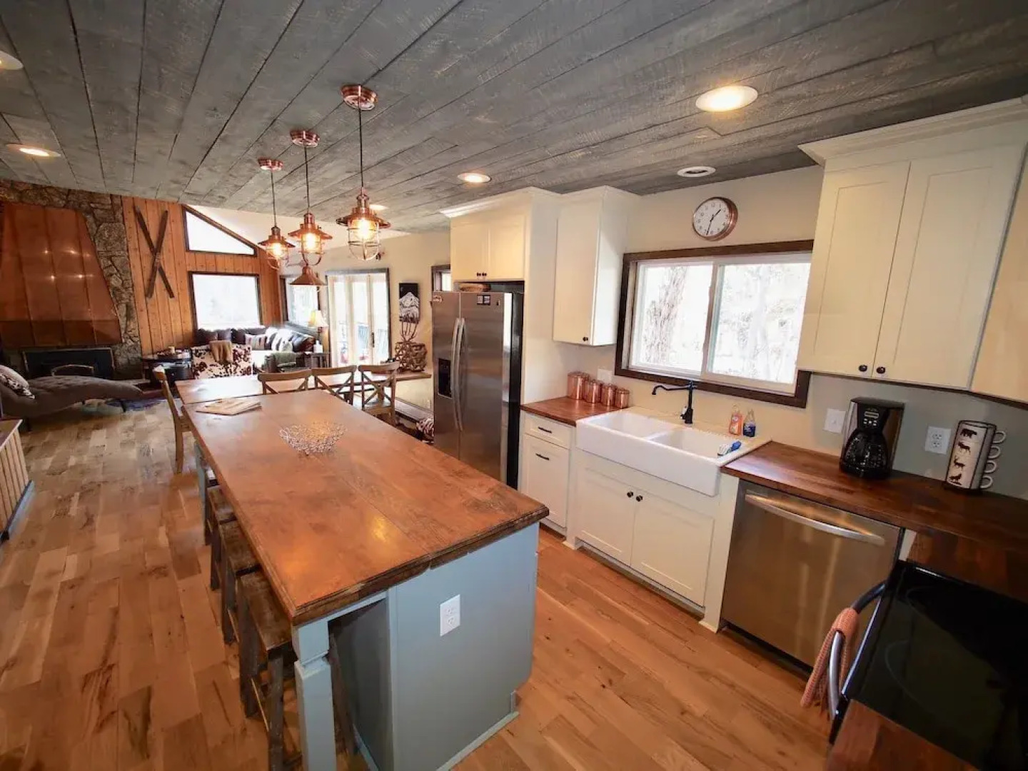 Rippling Waters- 4 Bedroom With hot tub on Chalk Creek 4 Bedrooms 2 Ba