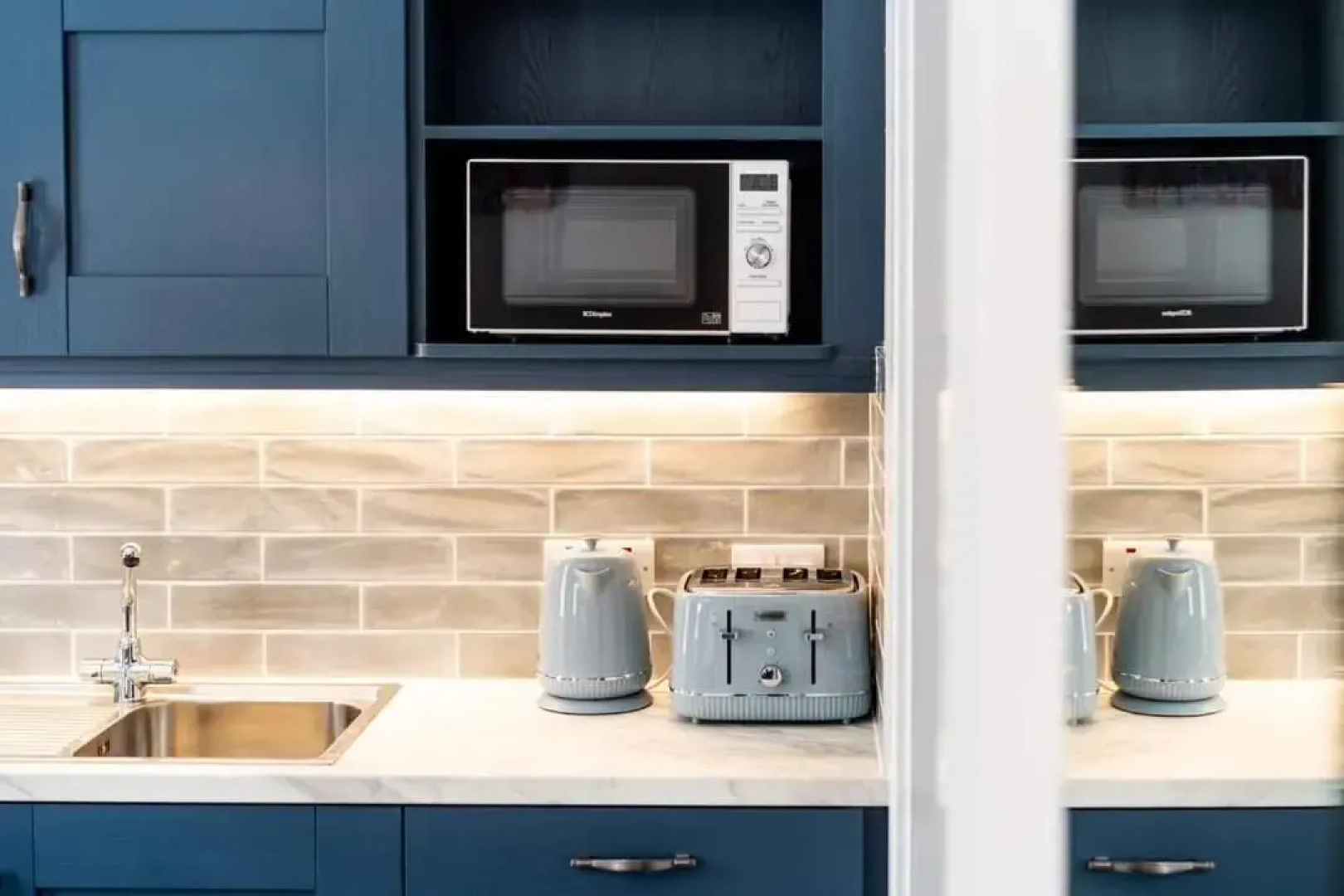 Bridge Inn Studio Apartments