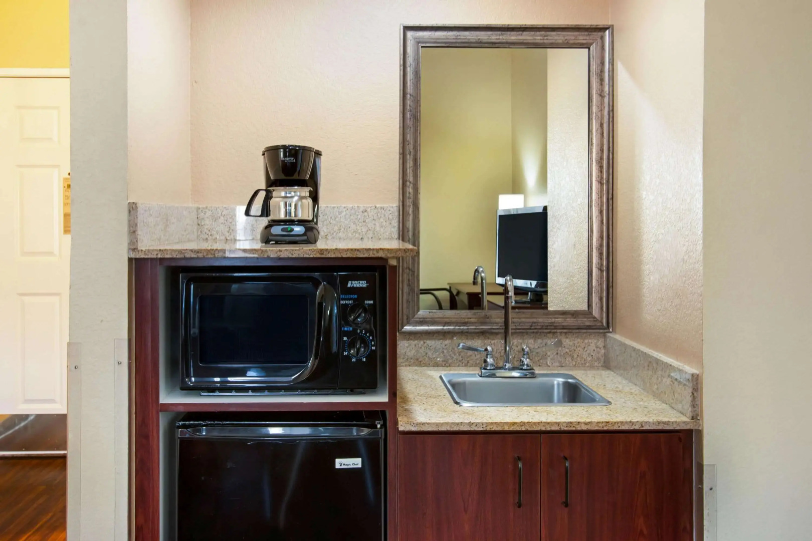 La Quinta Inn & Suites by Wyndham Albuquerque Midtown