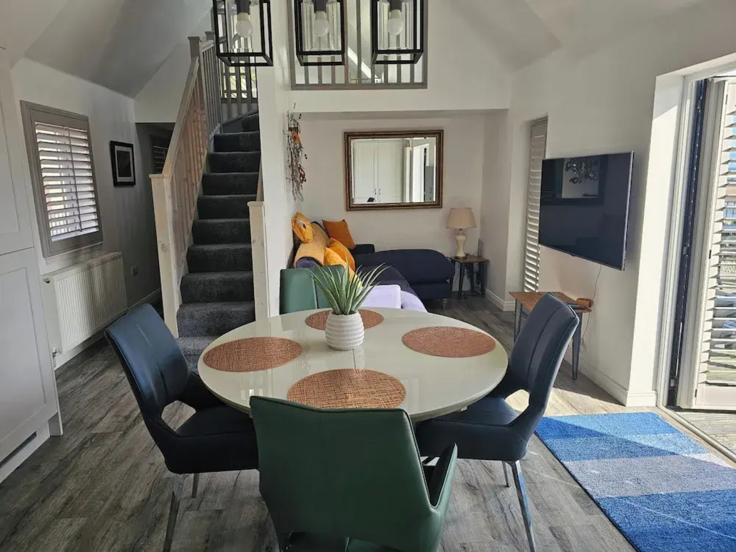 2 Bed Cottage-sleeps 4-harbour & Sea View