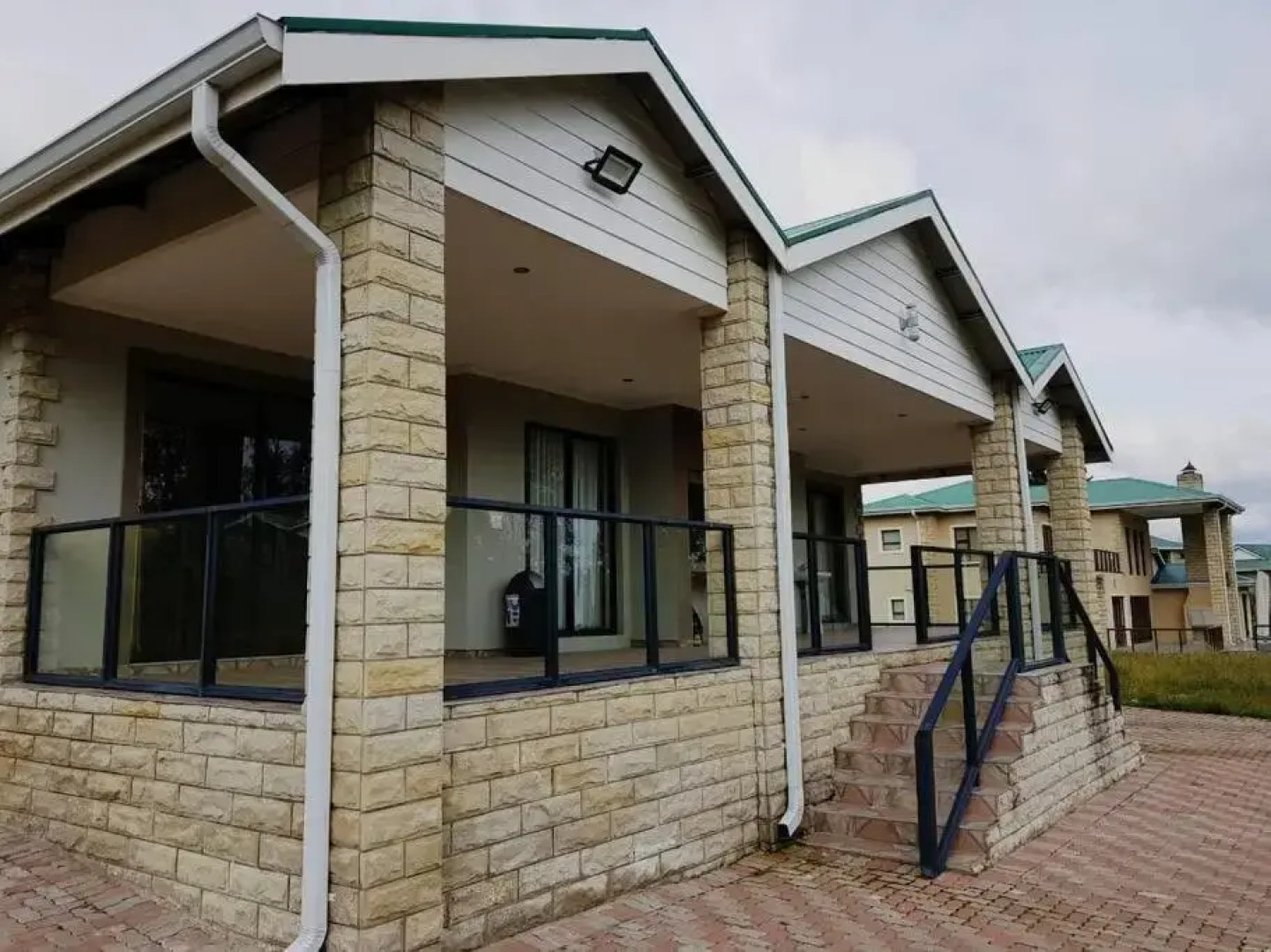 8sIndoor heated pool4 bedroom villaGreat view