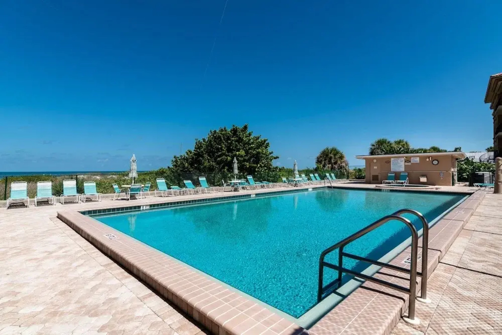 Magnificent Gulf Front Condo Located Directly On The Ocean! 2 Bedroom Condo by Redawning