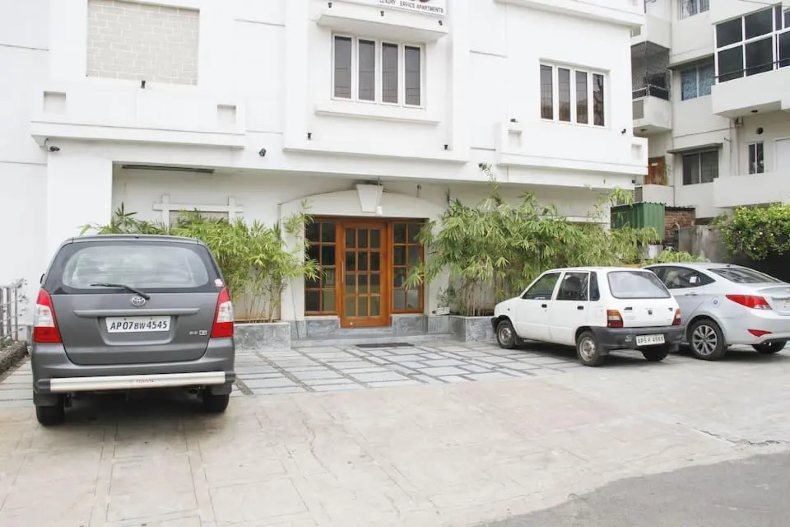 Classic Luxury Service Apartment