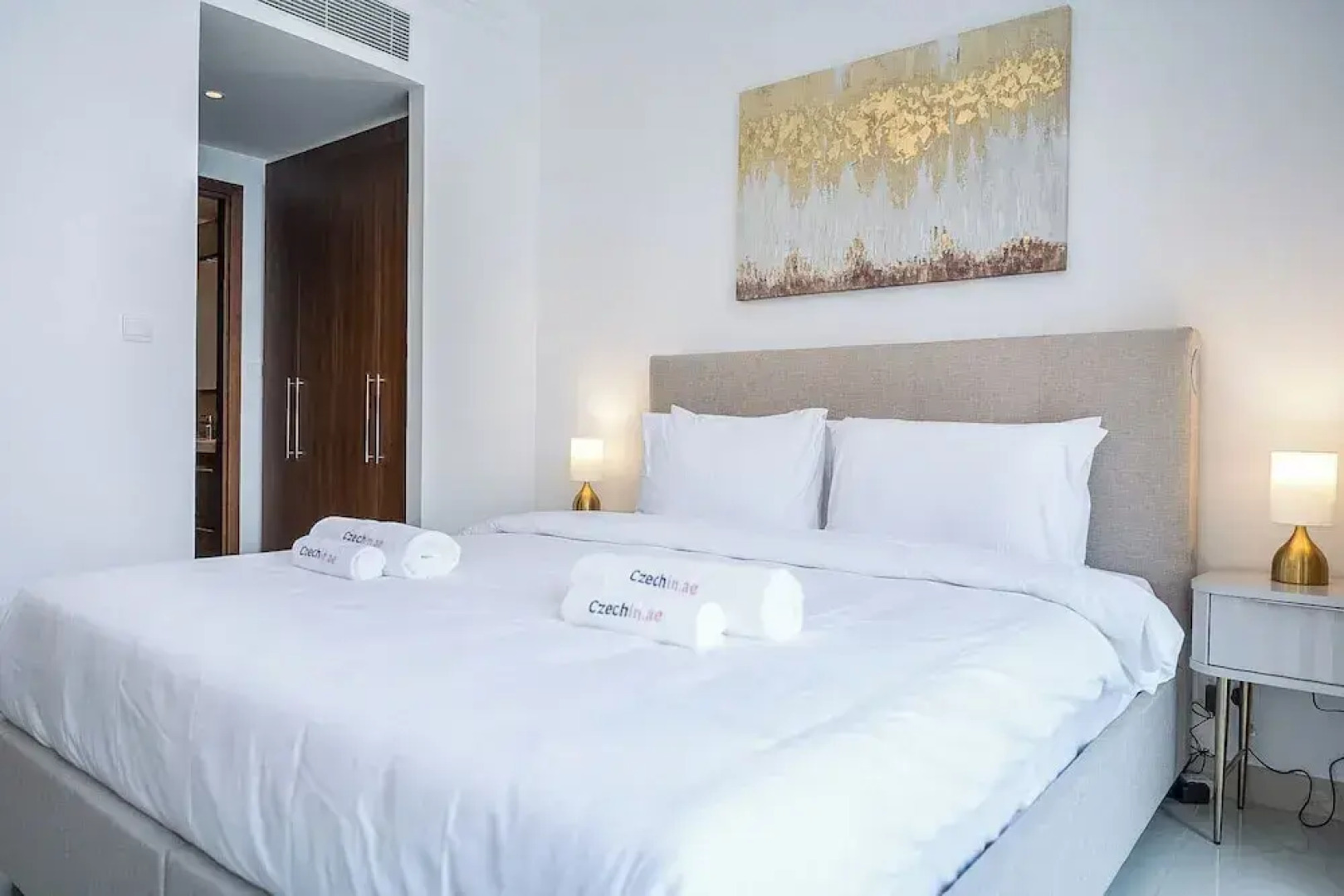 Direct Dubai Mall Access Downtown Boulev