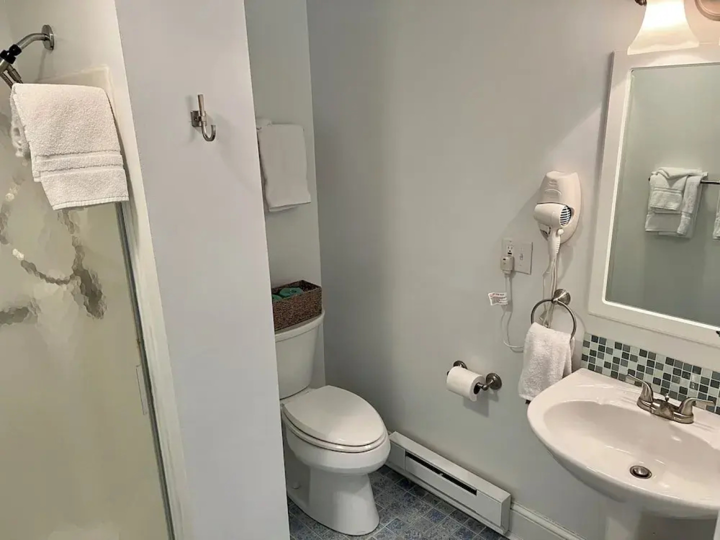 Valcour Inn & Boathouse