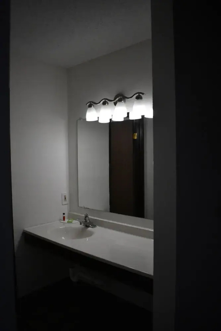 Super 8 La Vale/Cumberland Area