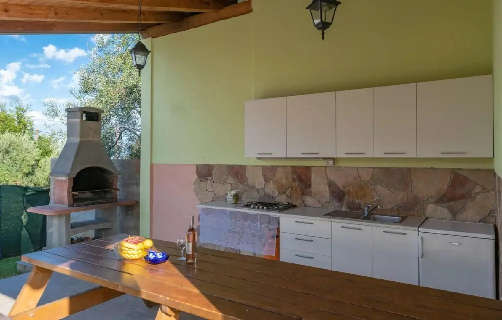 Amazing Home in Peruski With Wifi and 5 Bedrooms