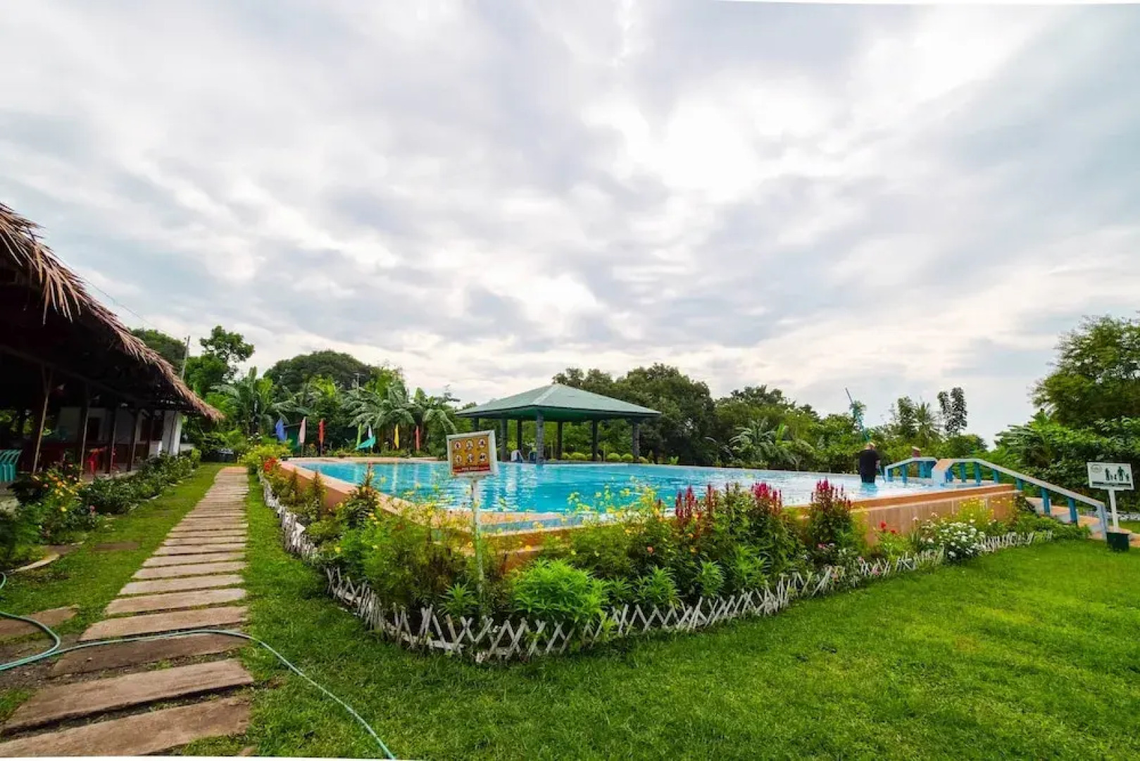 ZEN Rooms Mahogany Upland Dumaguete