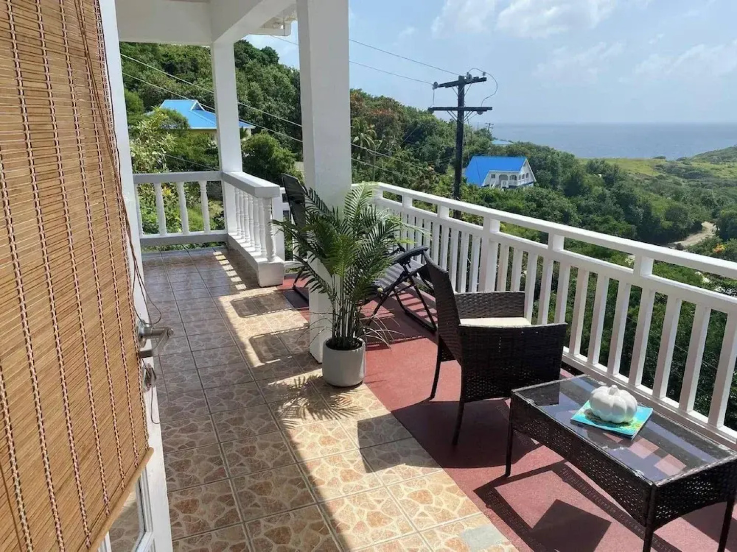 Stunning 3 Bed Villa, Balcony & Sea View