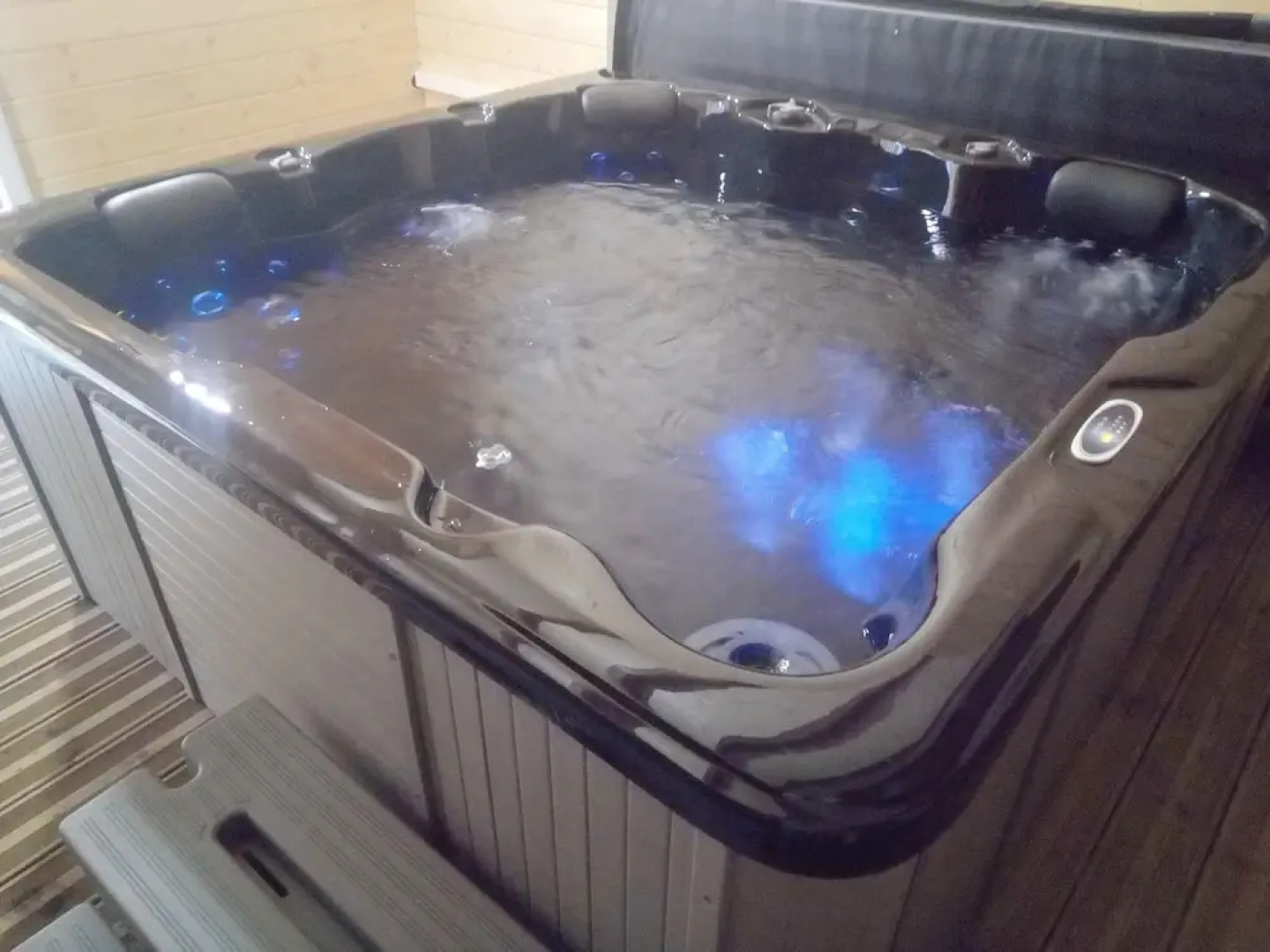 Chalet With 5 Bedrooms in Venosc, With Wonderful Mountain View, Enclos