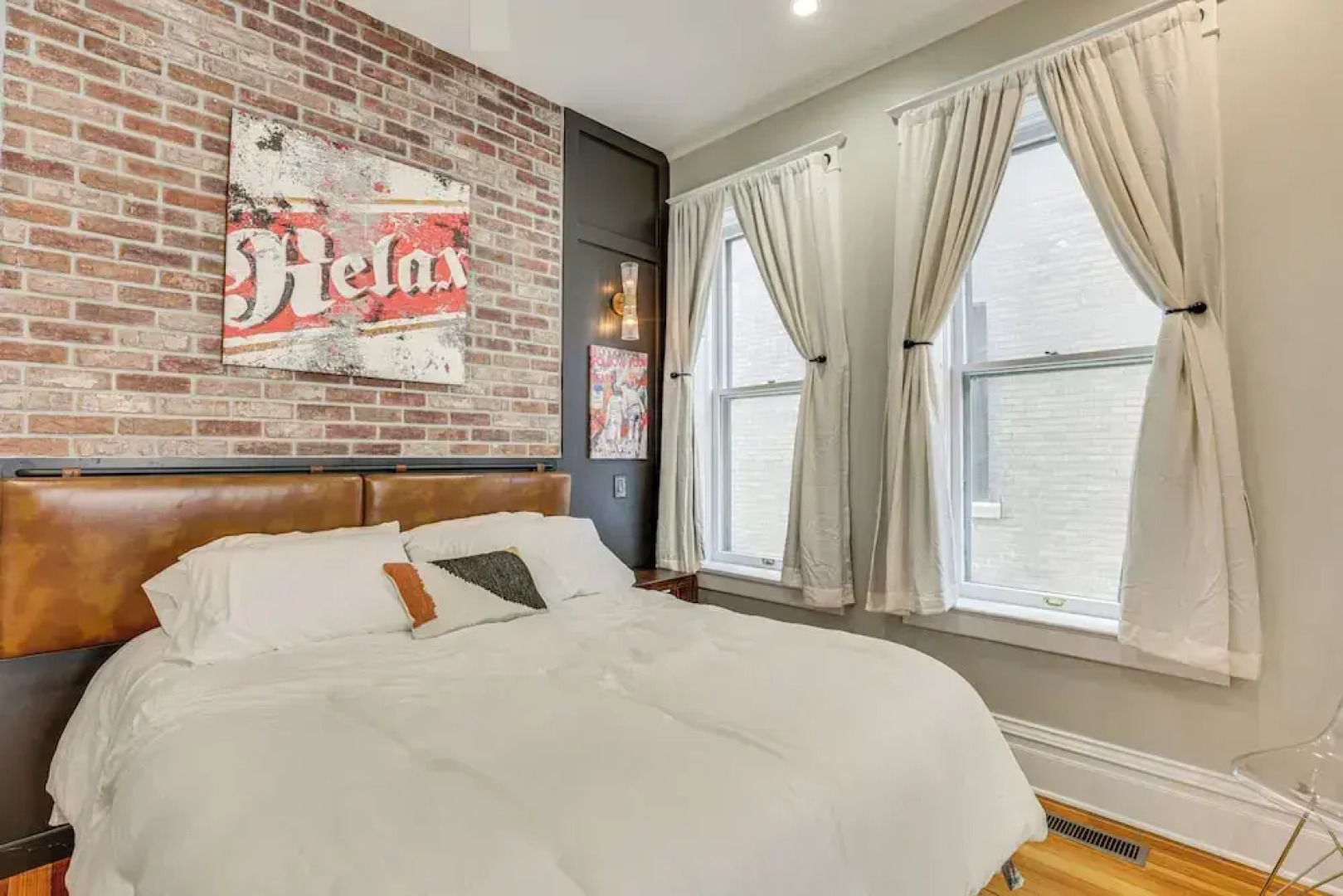 Walk Downtown: Inviting Historic Home in Dubuque!