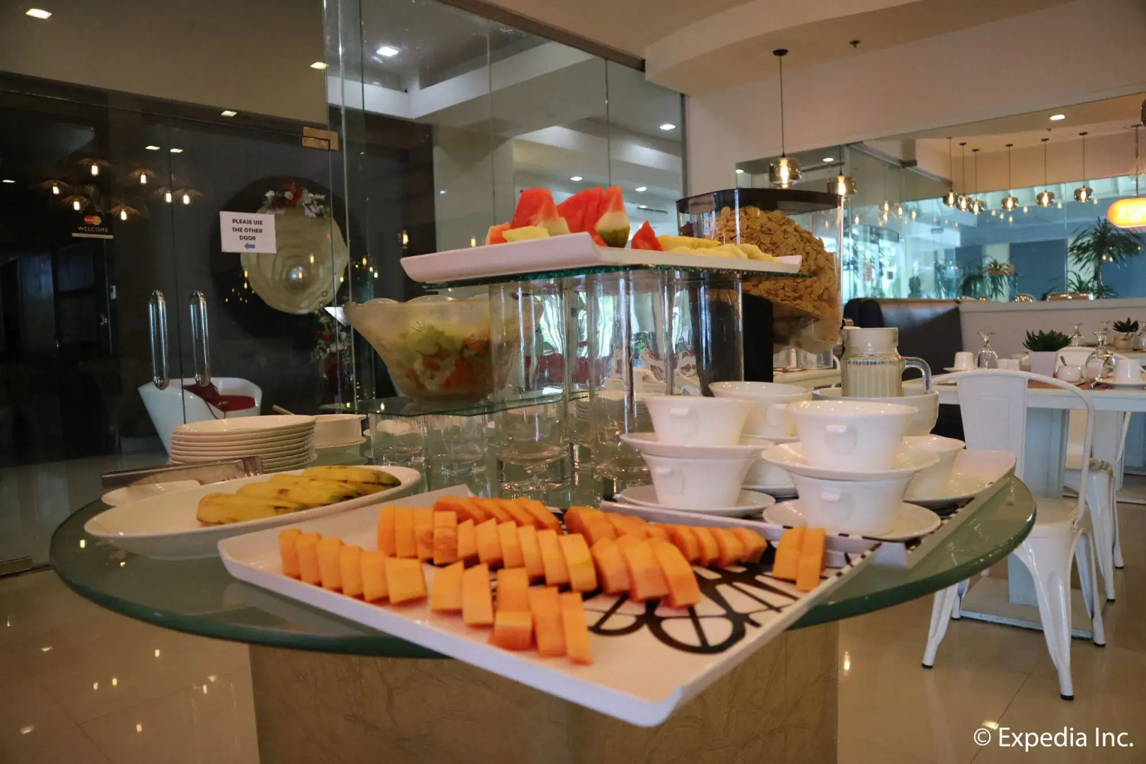 Paseo Premiere Hotel