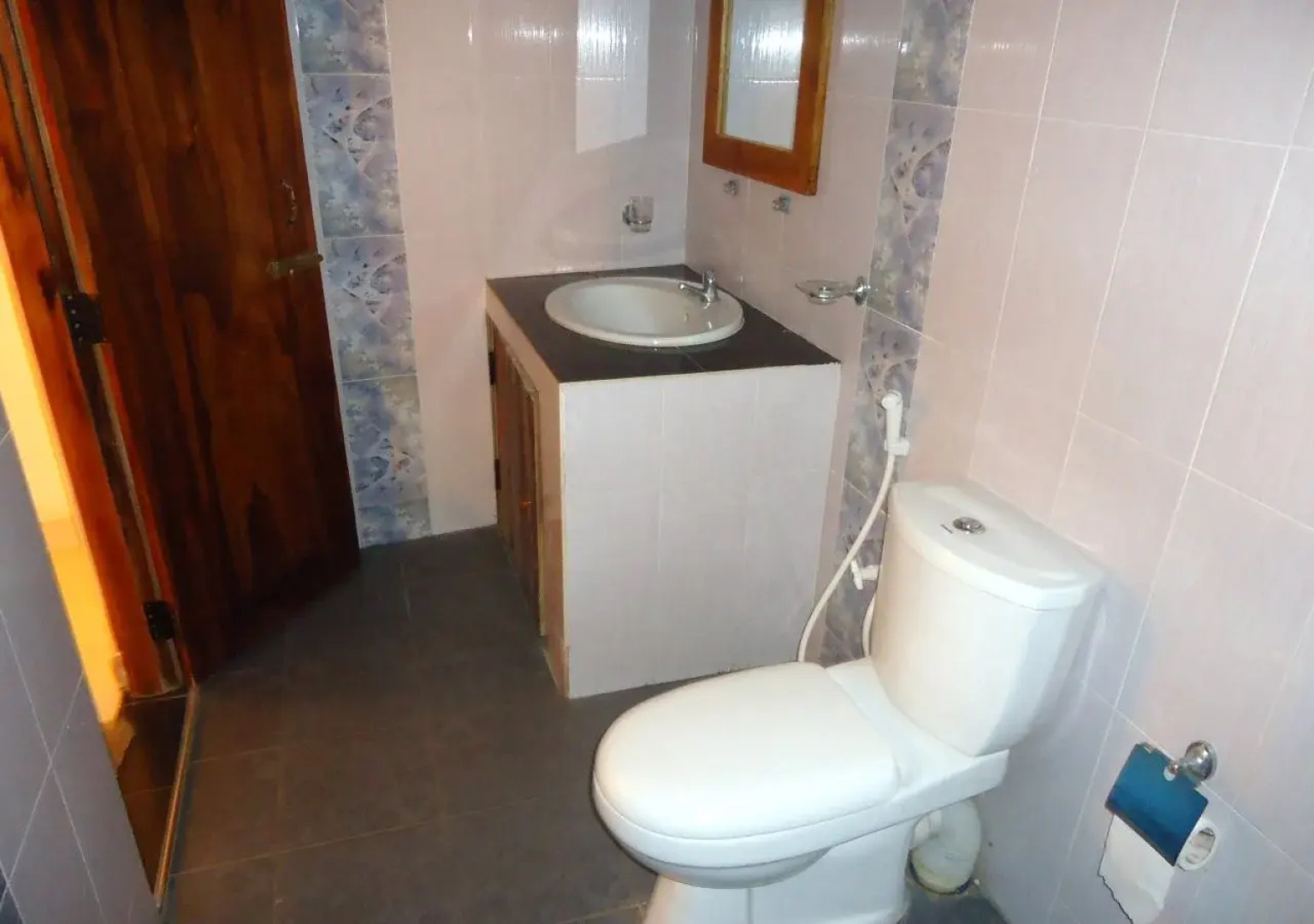 Mothers Elephant Safari Hotel