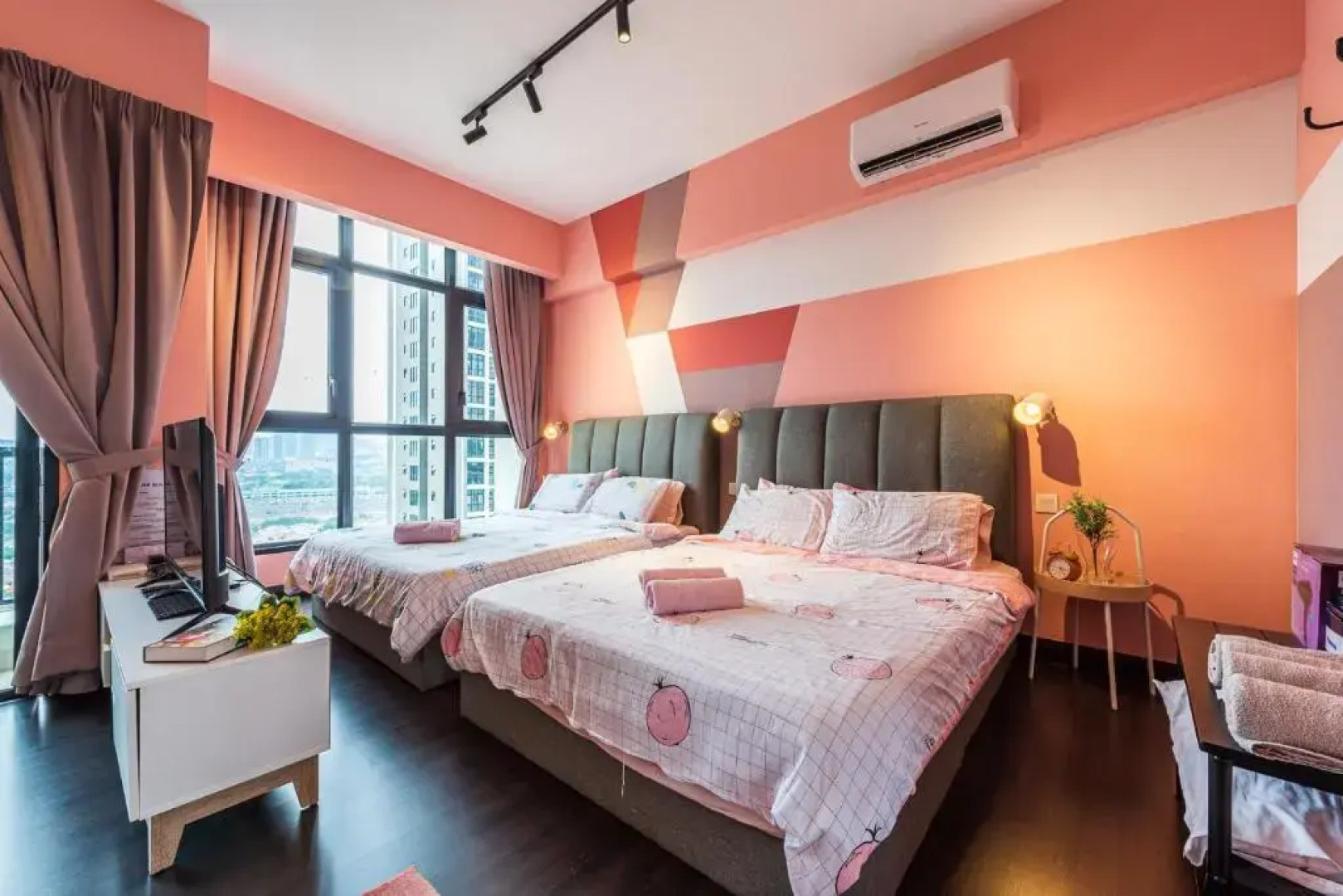 #28Blvd Professional Designer CozyHome with free parking