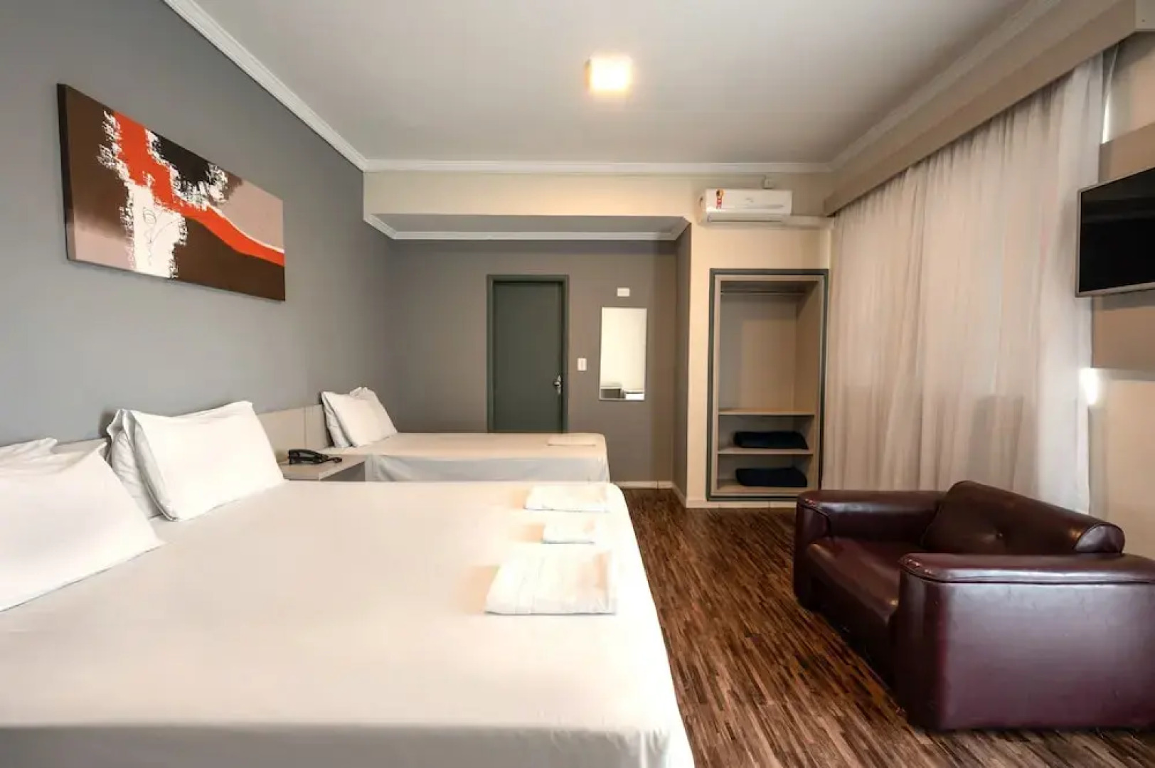 Italian Palace Hotel