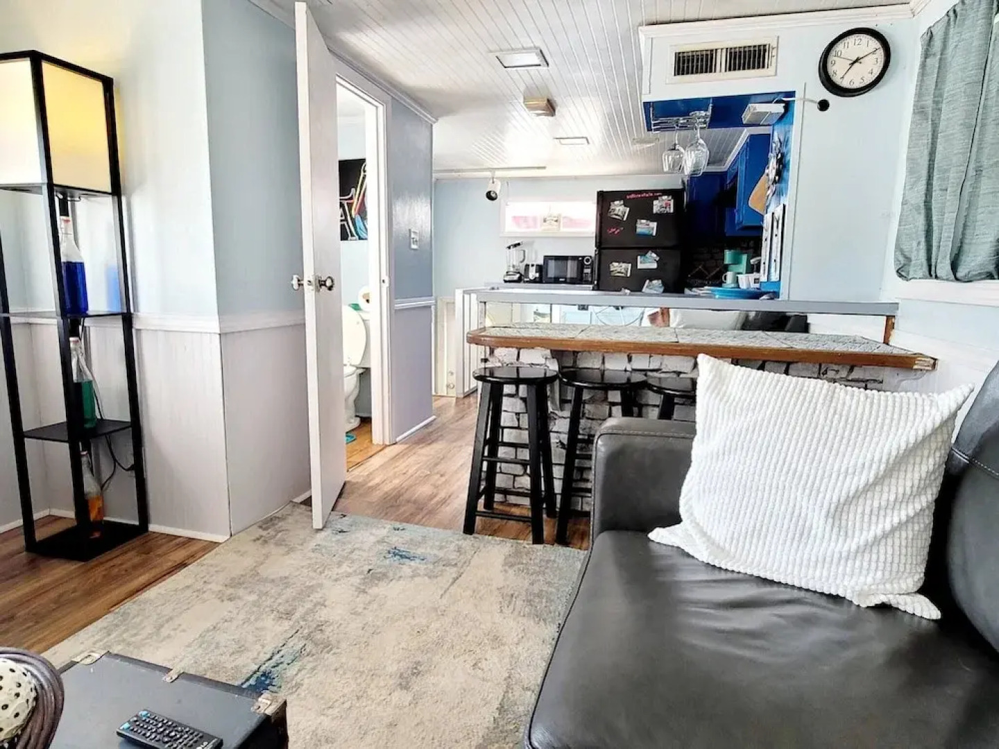 2 Story Houseboat Seeking a Captain Fishpets Ok