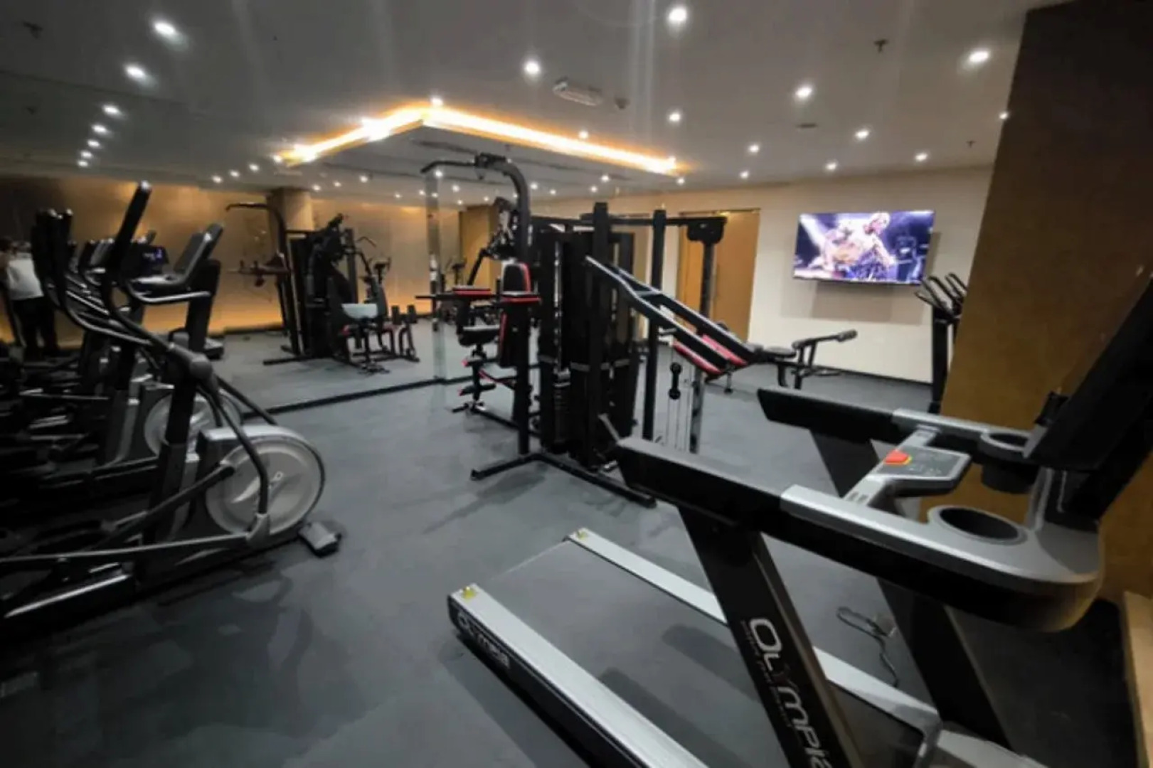 Carnelian By Glory Bower Hotel