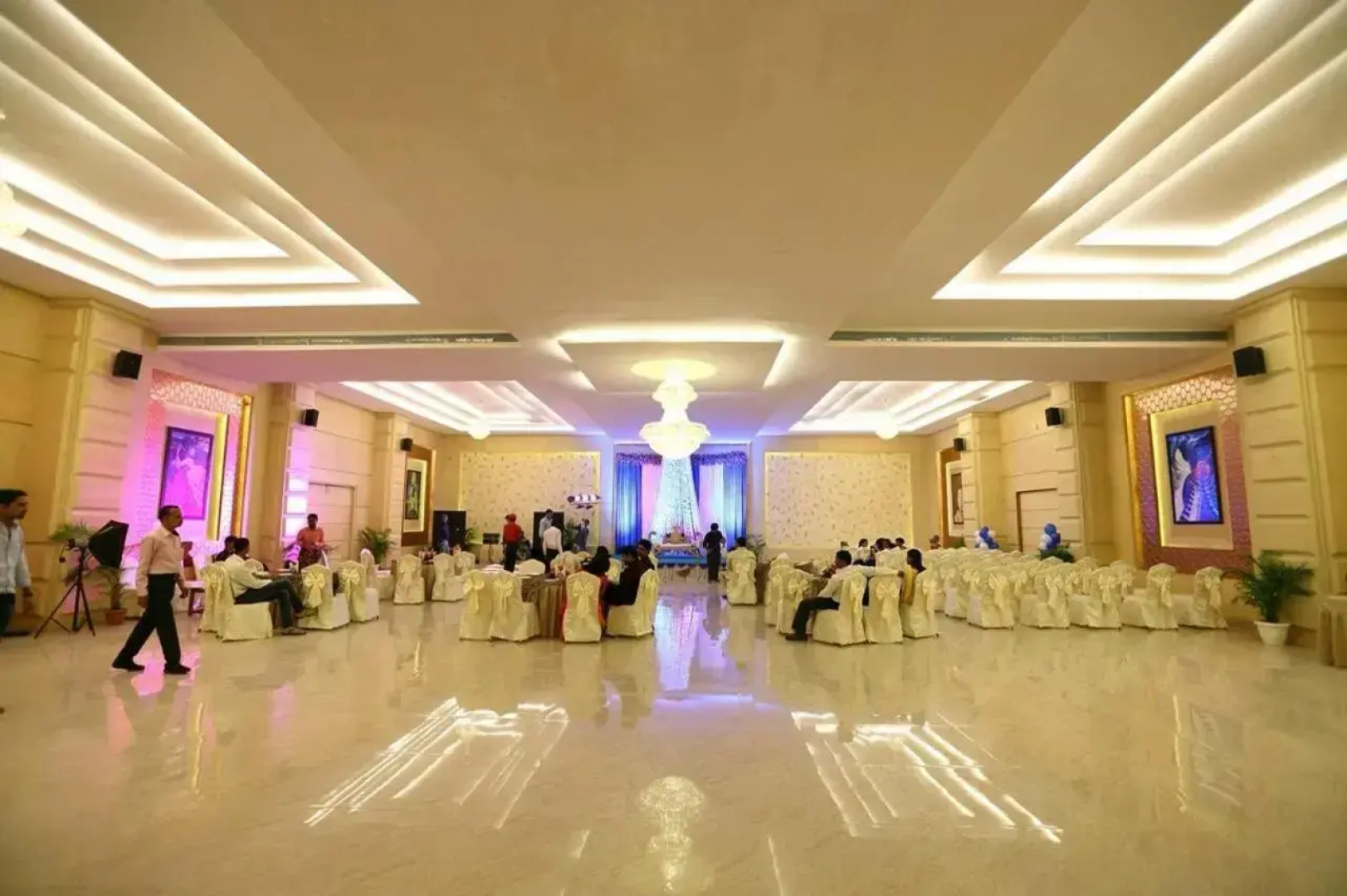 Hotel Kanha’s Palm Springs