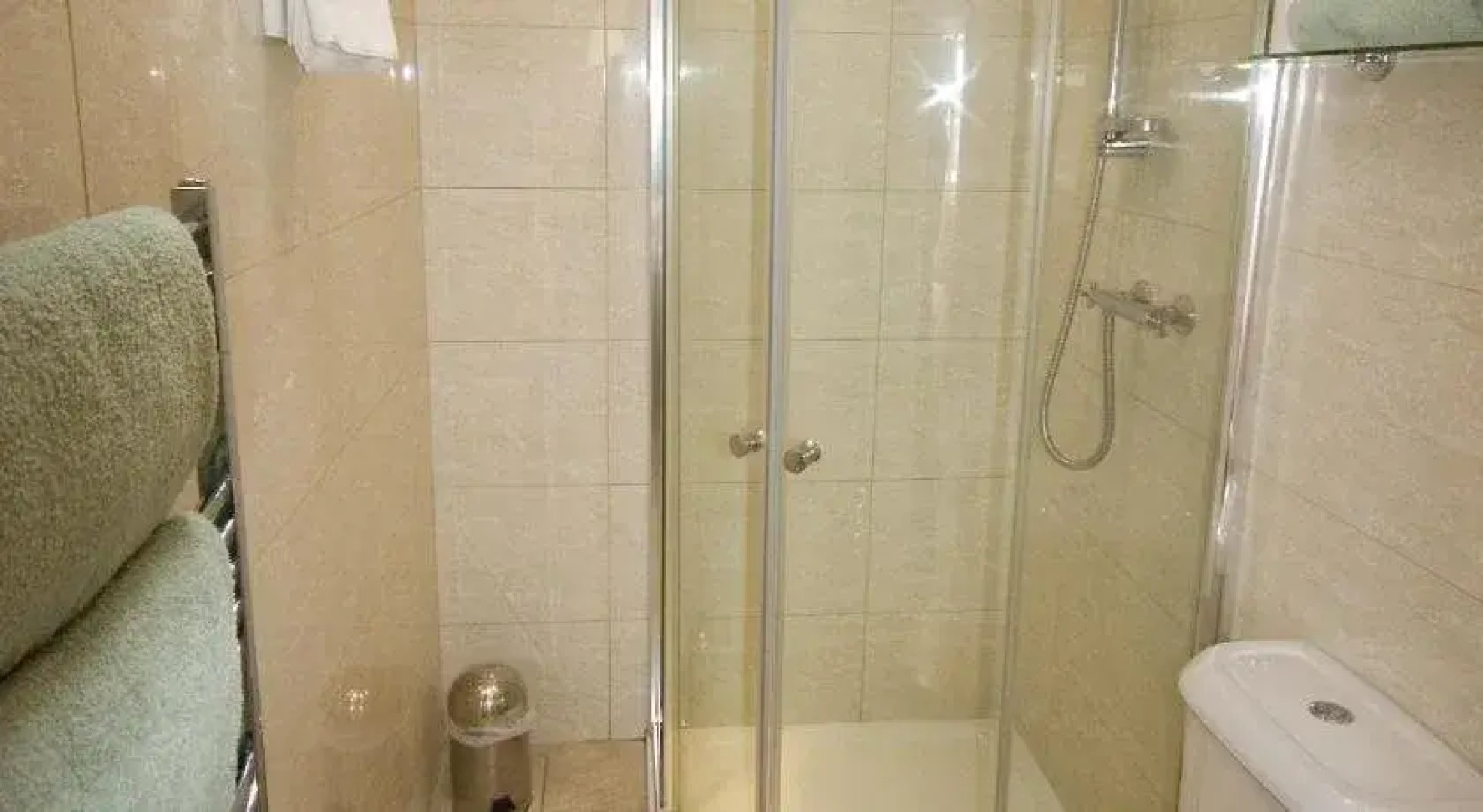 Treetops Cottages & Spa