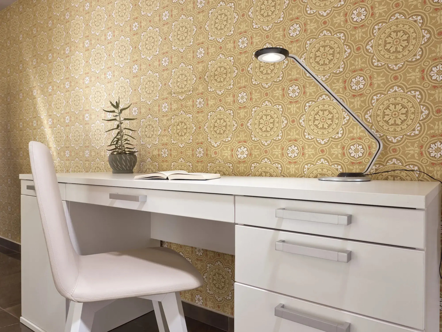 Koukounaria Hotel & Suites