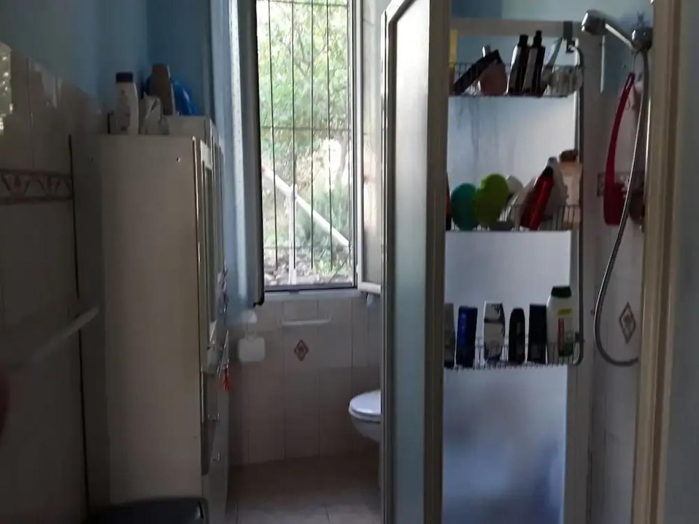 Room in Guest Room - Valle Degli Ulivi - Liguria, Italia