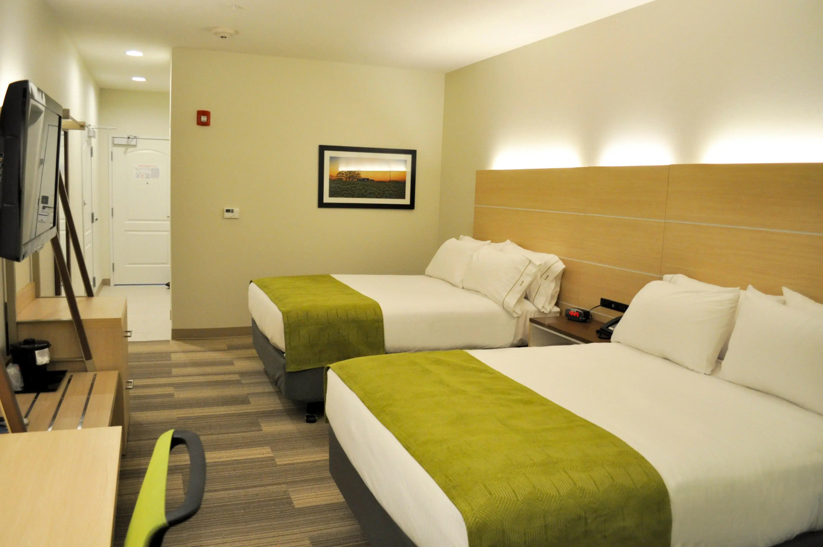Holiday Inn Express & Suites Price