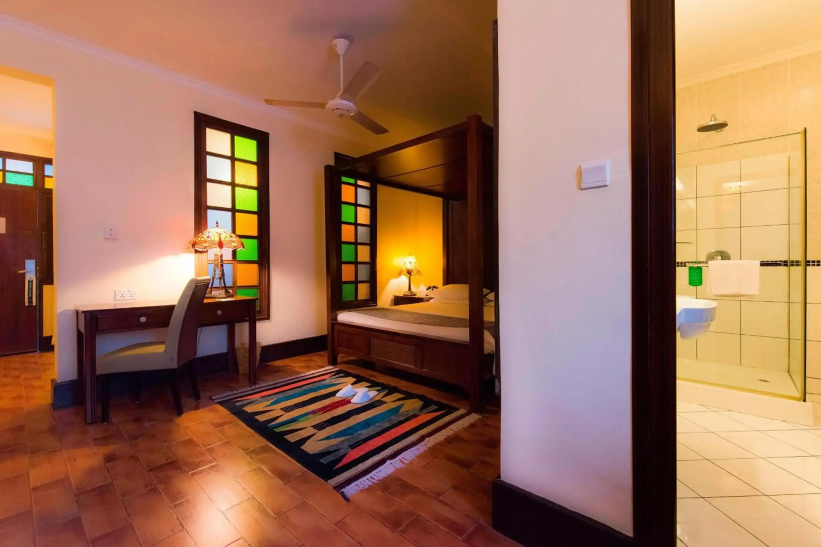 Отель Protea by Marriott Dar es Salaam Courtyard