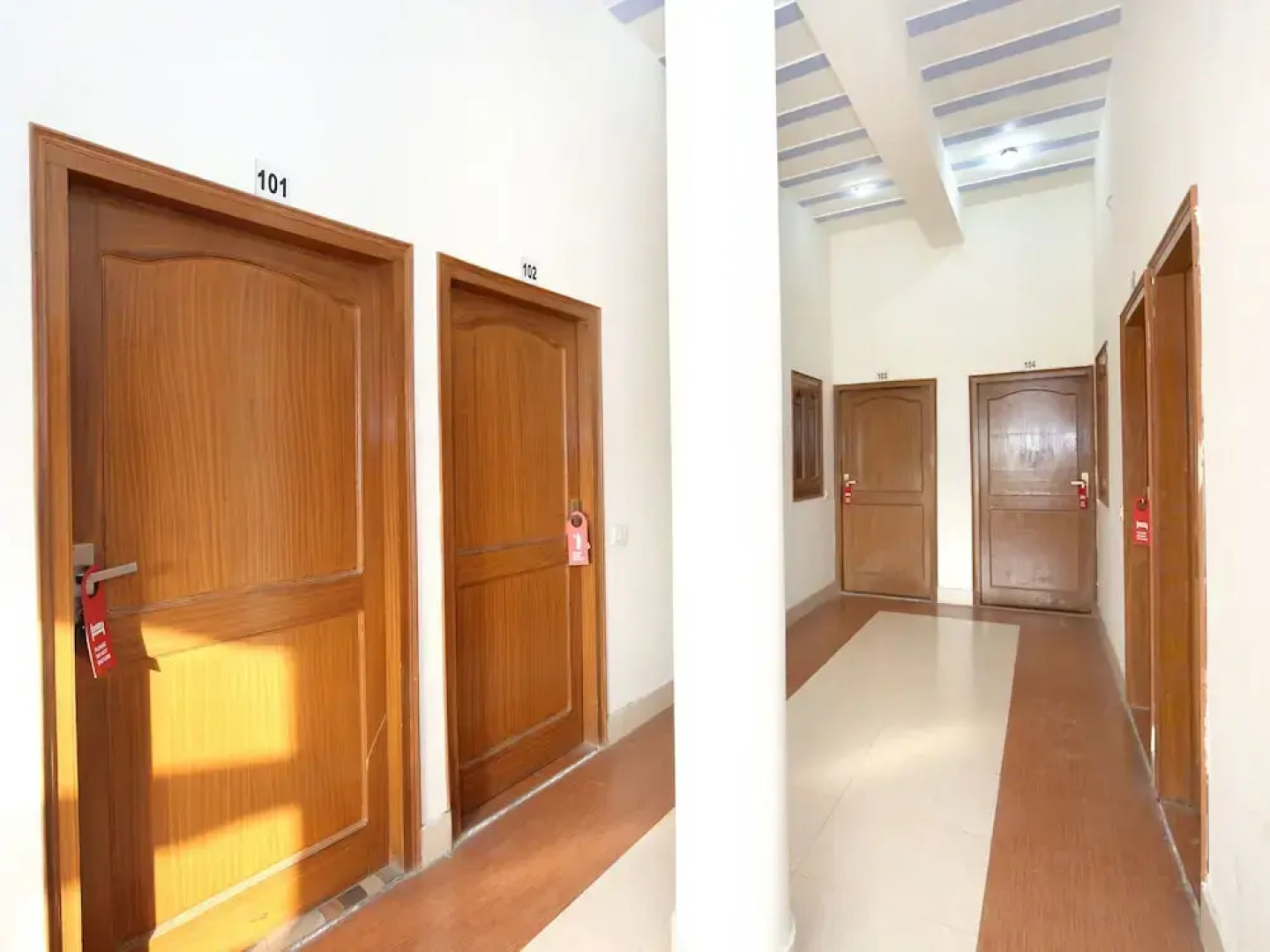 OYO 7609 Hotel Dolphin