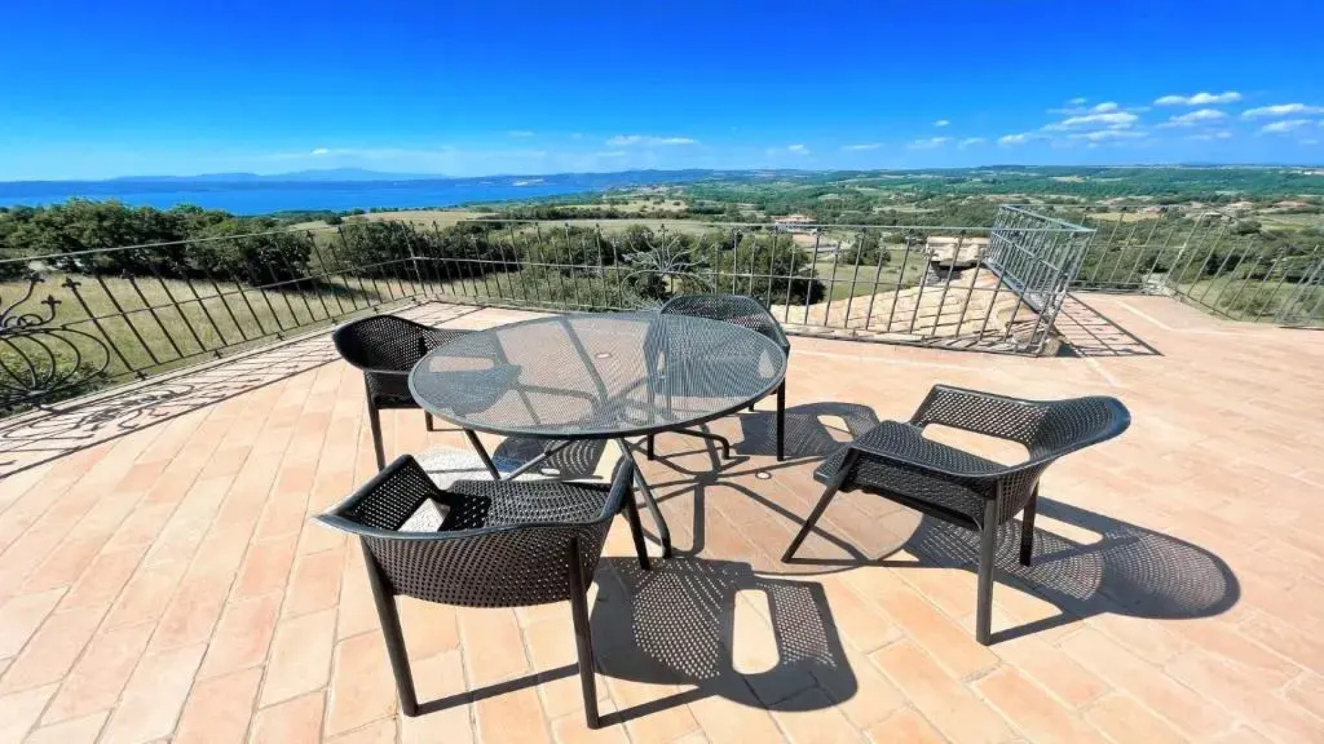 Pool, Jacuzzi and Events Room - Charming Villa in Umbria - Sleeps 24 - Lake View