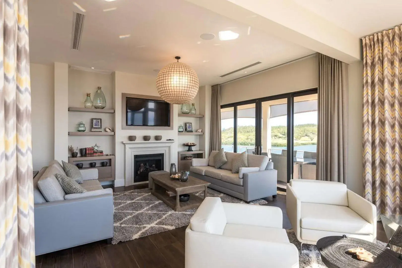 The Loren at Pink Beach