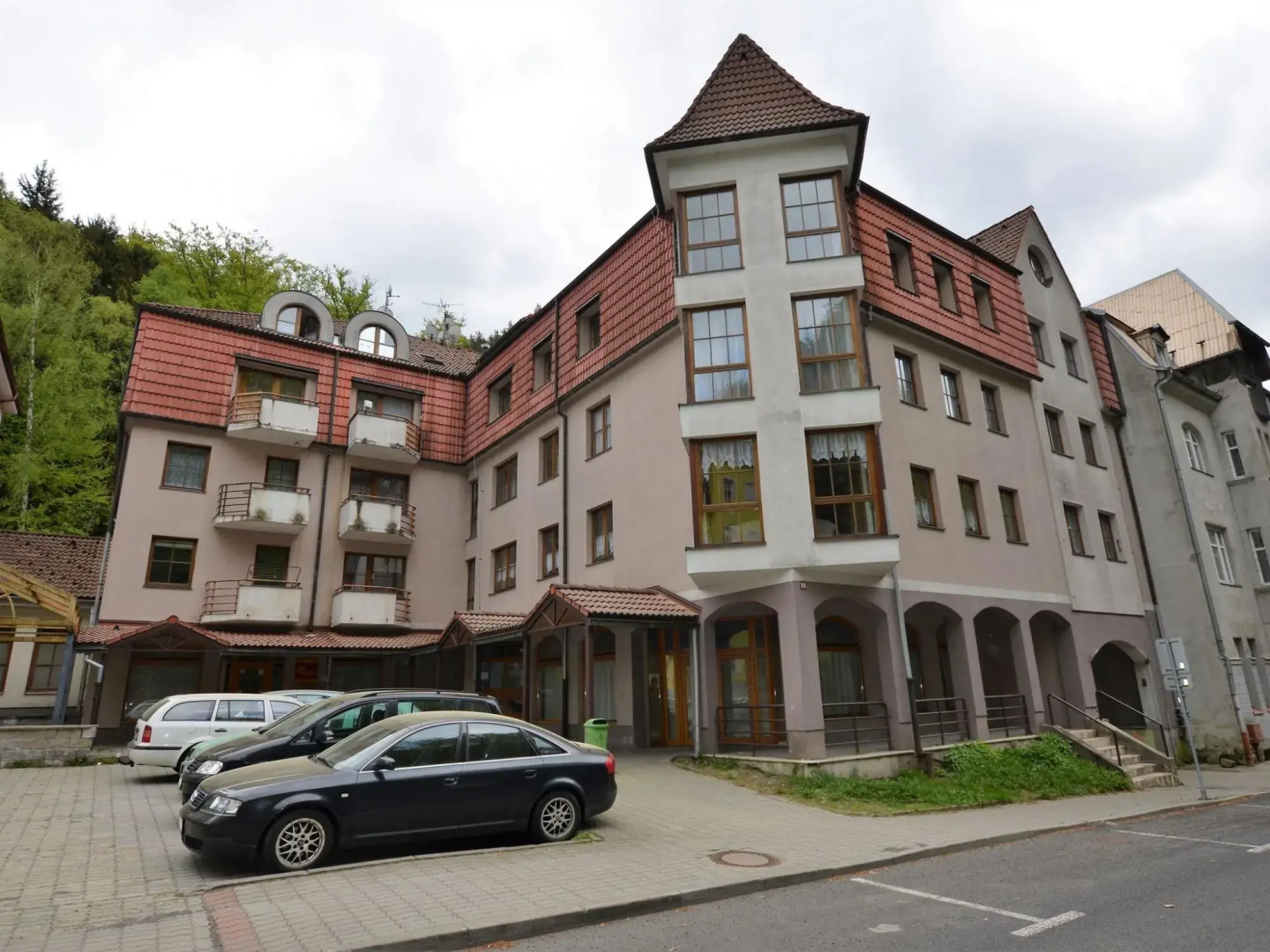 Beautiful apartment in a spa resort, only 2.5 km from the Jáchymov chairlift - Keilberg