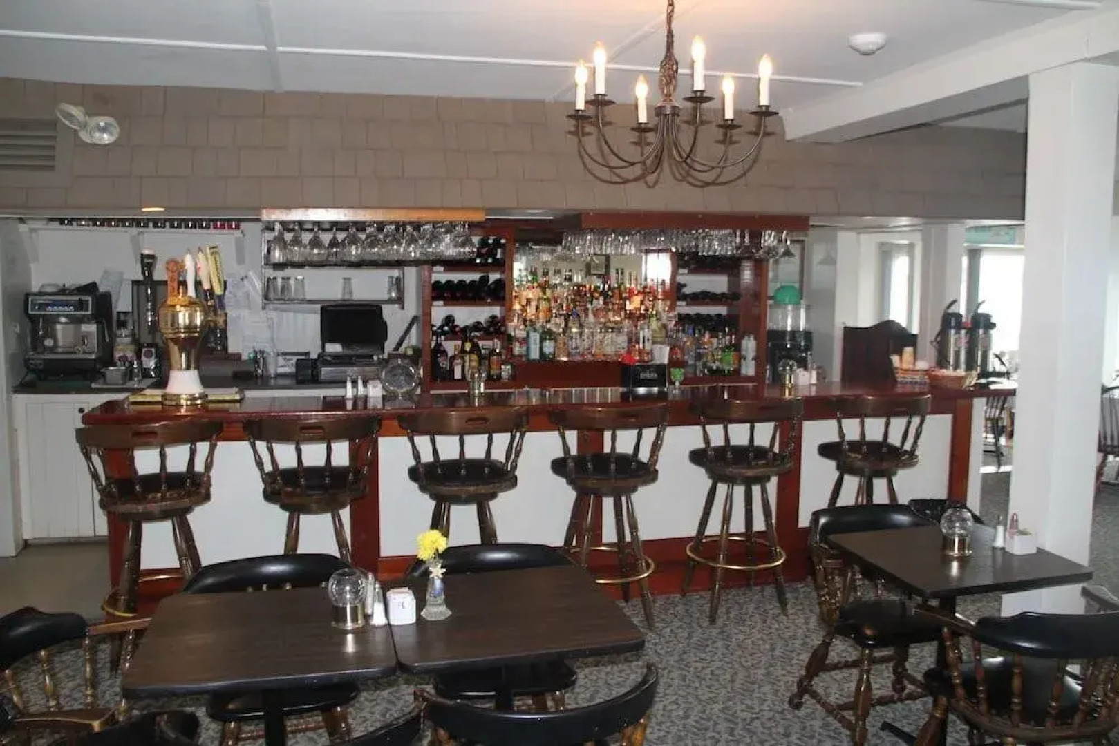 Bluebird Ocean Point Inn