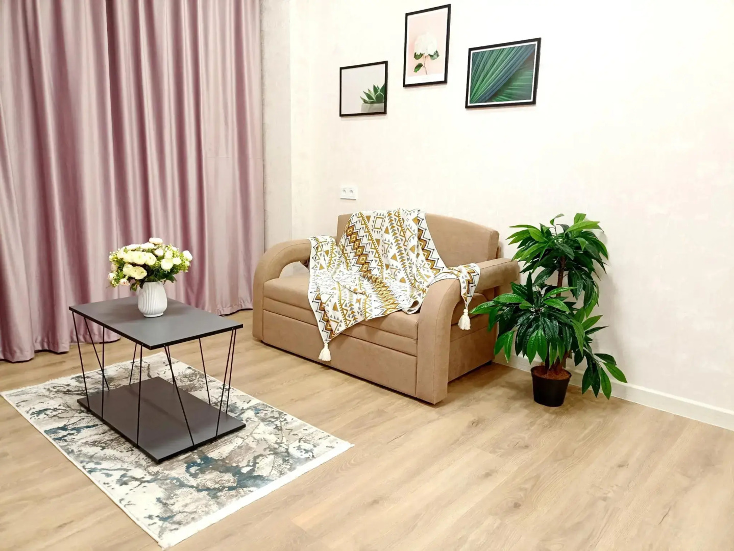 Апартаменты Все в гости на ул. 10 августа д. 87