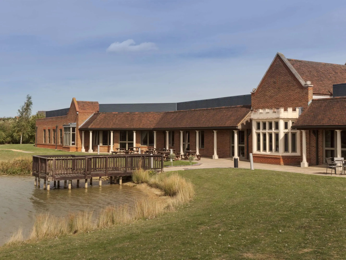 Отель The Cambridge Belfry