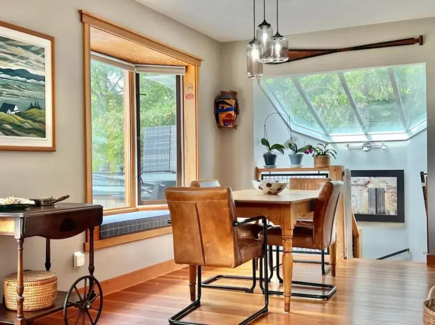 Beautiful 2 bedroom home with ocean and sunset views