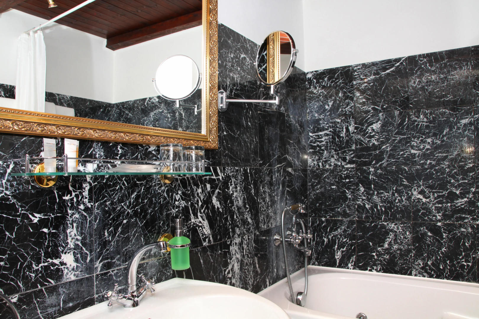 King Charles Boutique Hotel Residence