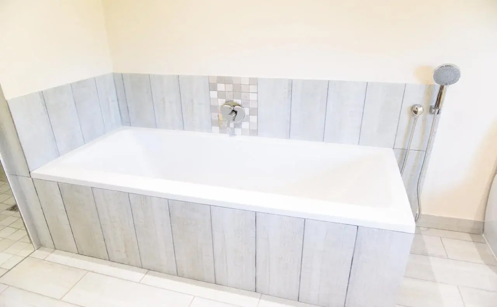 Whalesong Hotel & Spa