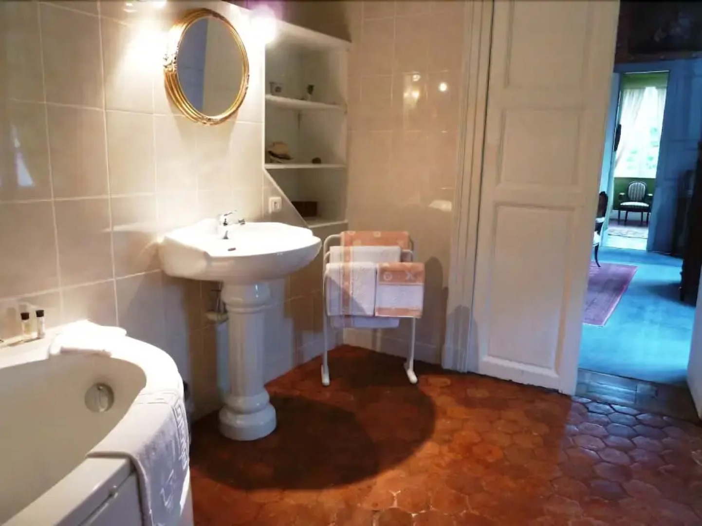 Pavillion du Chateau de Saint Augustin