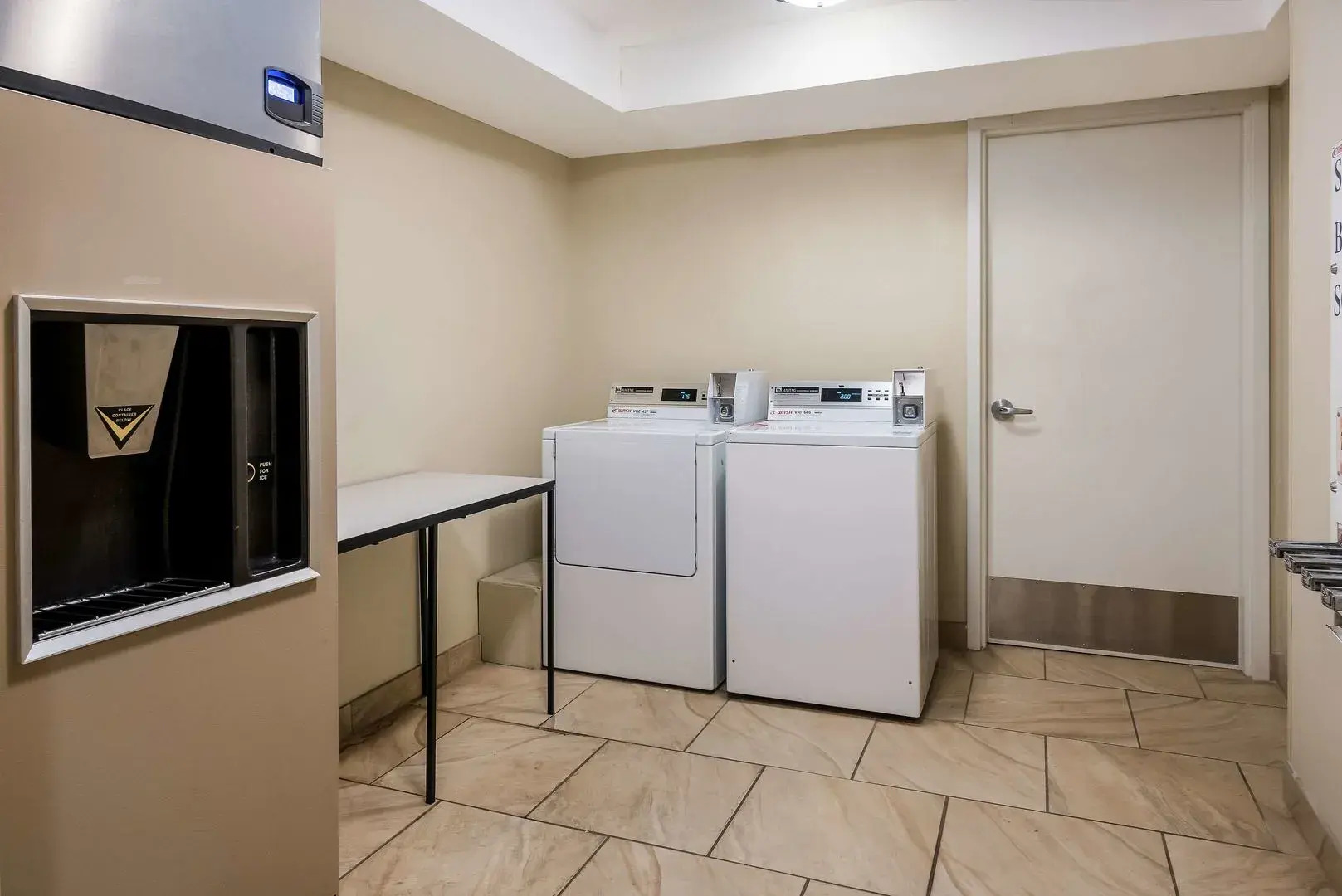 Country Inn & Suites by Radisson, Grandville-Grand Rapids West, MI