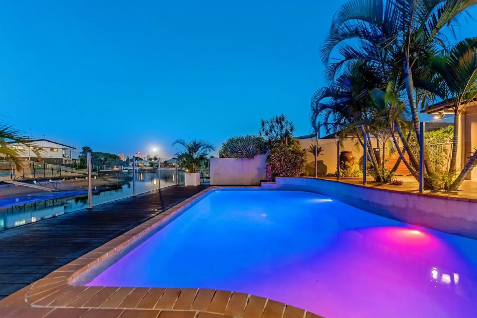 LaVida Waterfront Relaxed Lifestyle