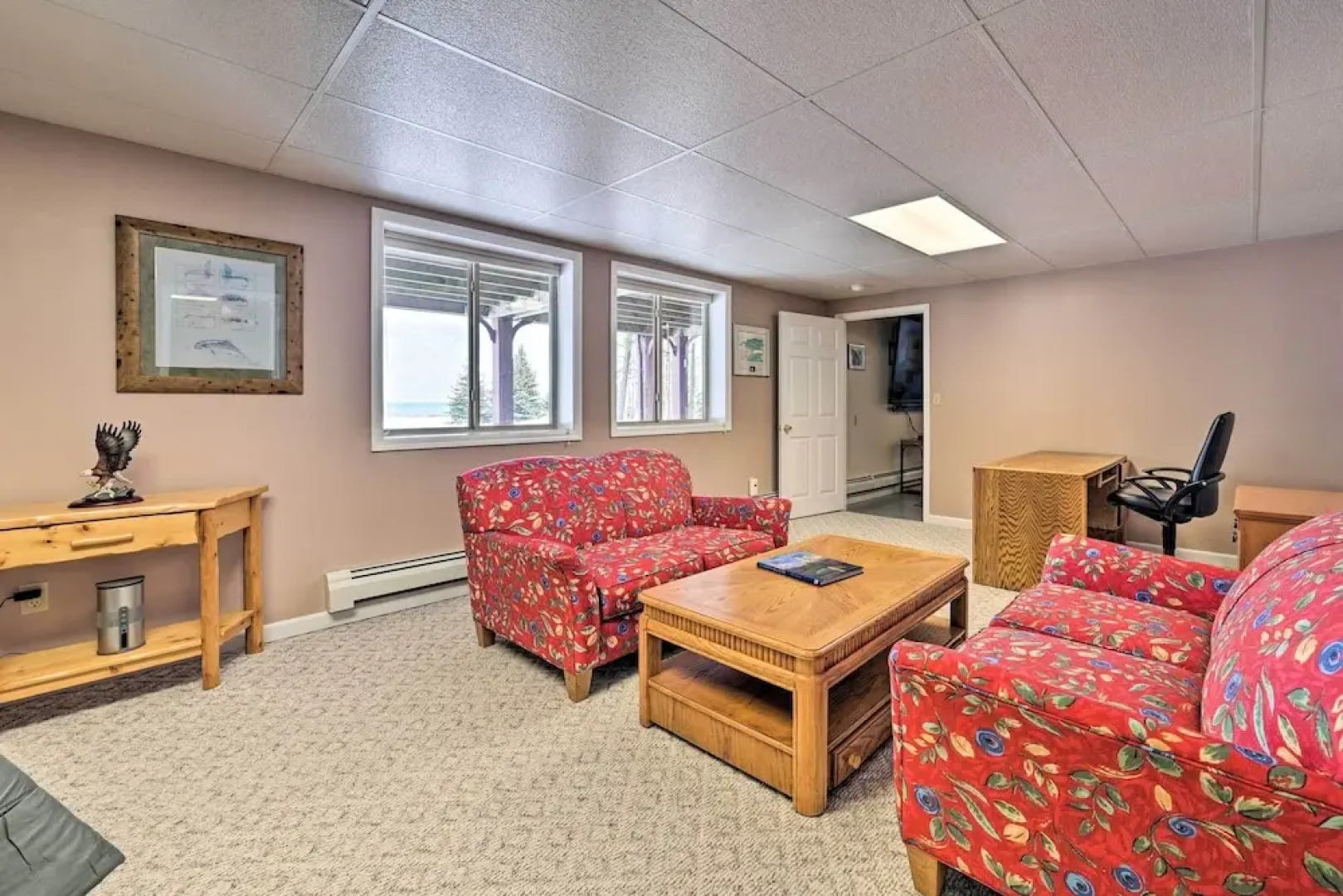 Spacious Lakefront Home w/ Sunroom & Bar!