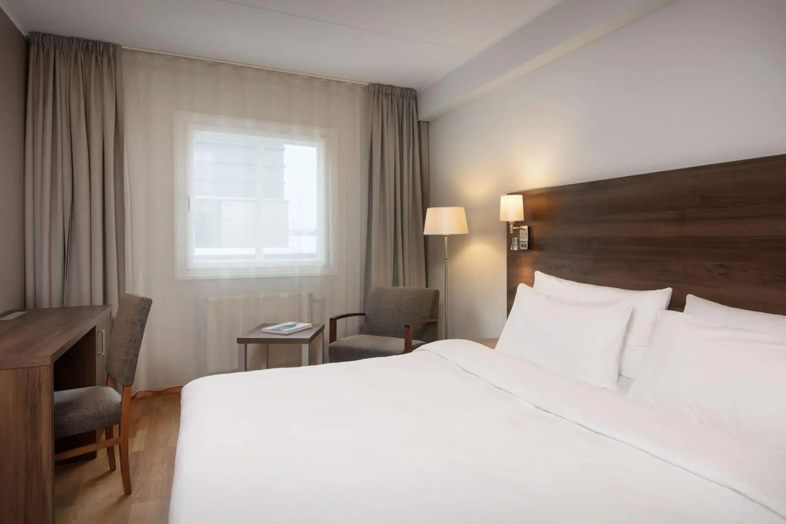 Park Inn by Radisson Oslo Airport Hotel West