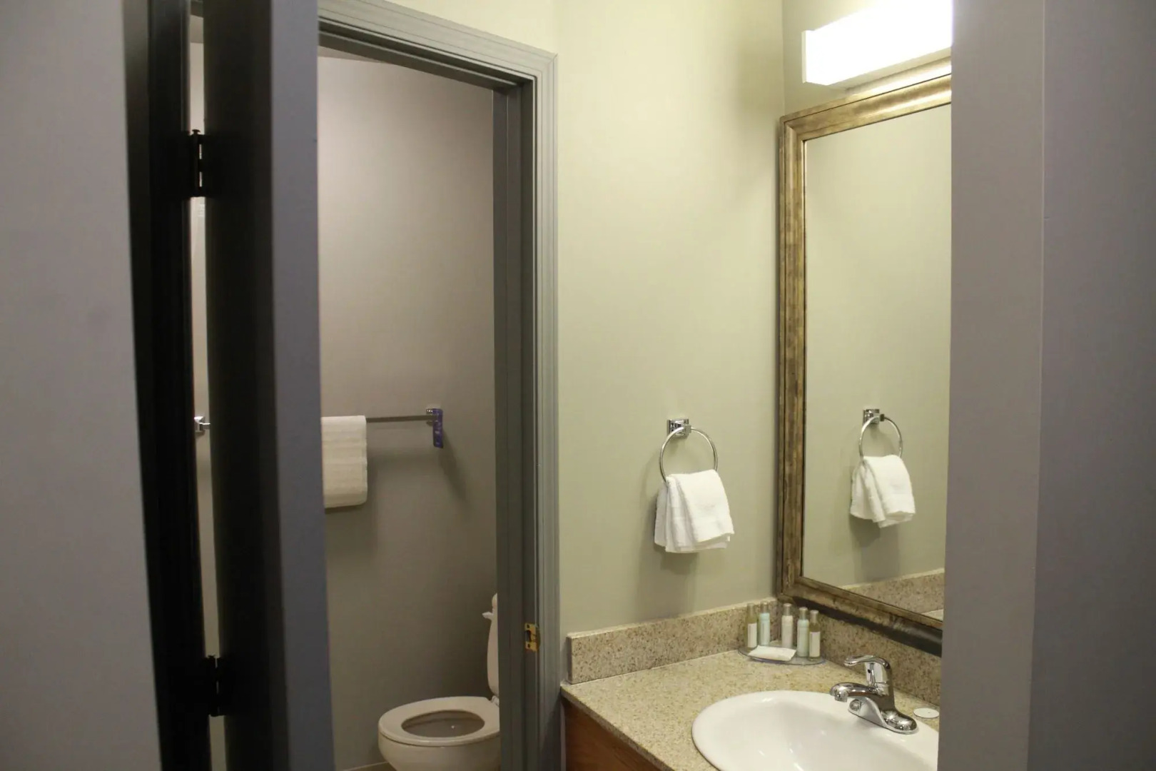 Travelodge by Wyndham Edmonton Airport