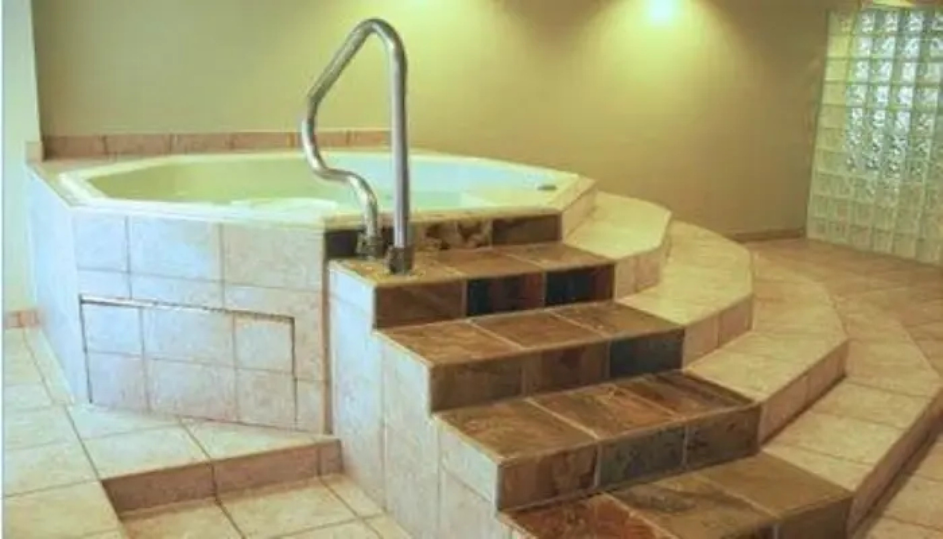 Glen Grove Residences - Maple Leaf